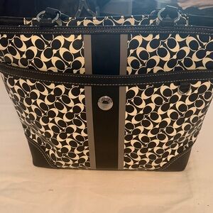 Coach Black and Cream Shoulder Bag